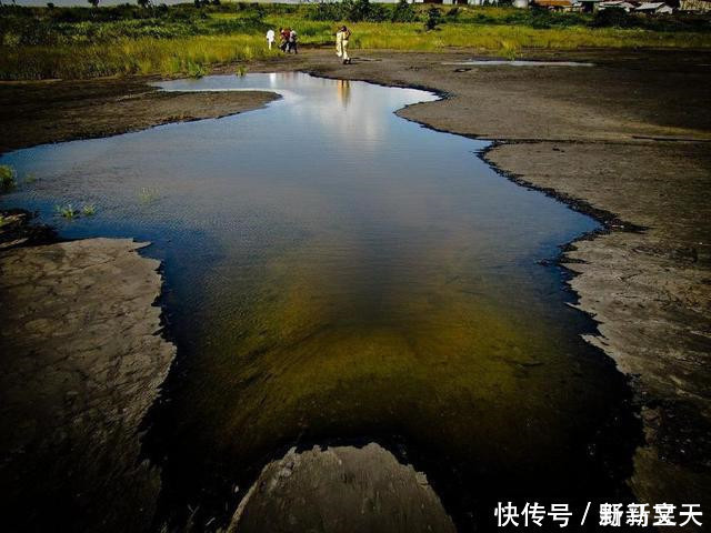 湖泊 真正的宝藏湖泊没有水，也没有鱼，但湖里的宝藏却价值千金