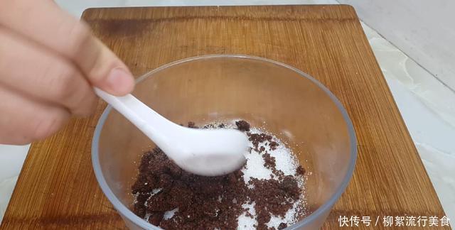 开水|麻团和面是开水还是凉水吗,掌握3个技巧,个个空心鼓泡不炸裂