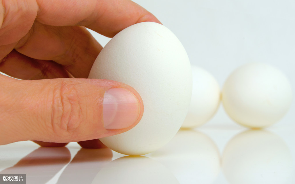 早上起床|几个暴瘦秘诀早起后坚持4件小事,保持好身材,远离肥胖!