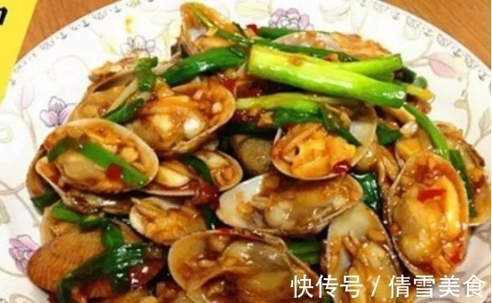 闻着就香得醉人的几道美食，吃一次就上瘾，在家待客很不错