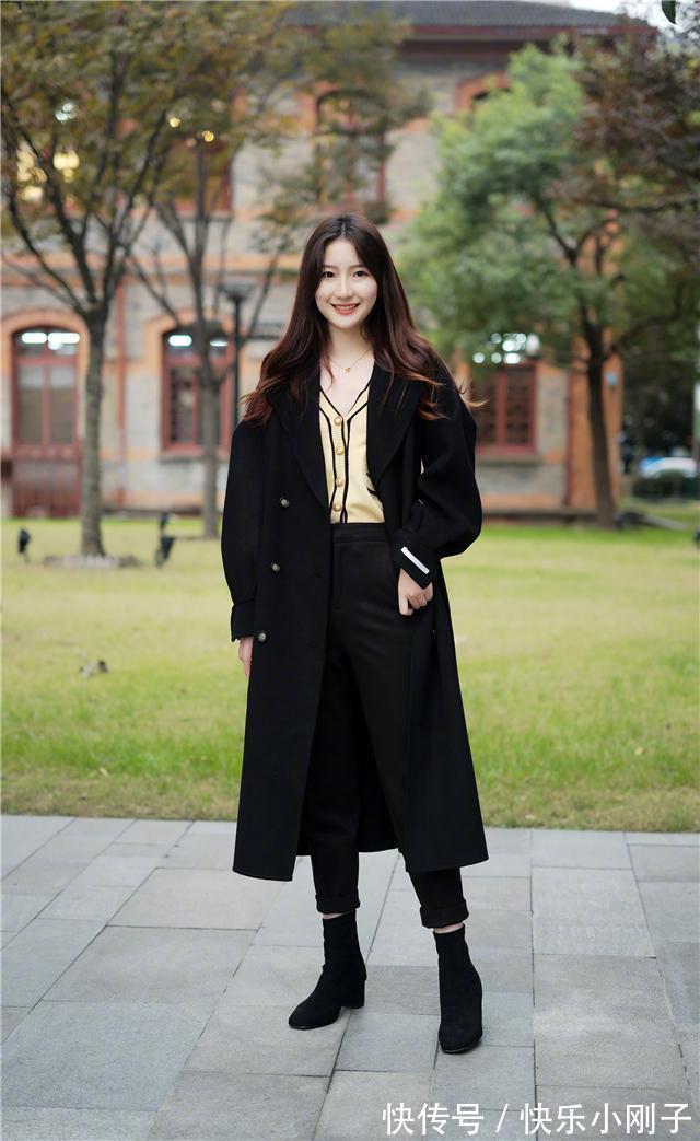 直筒裤 阔腿裤也该收一收了!今年流行直筒保暖裤搭配短靴,遮肉还显个