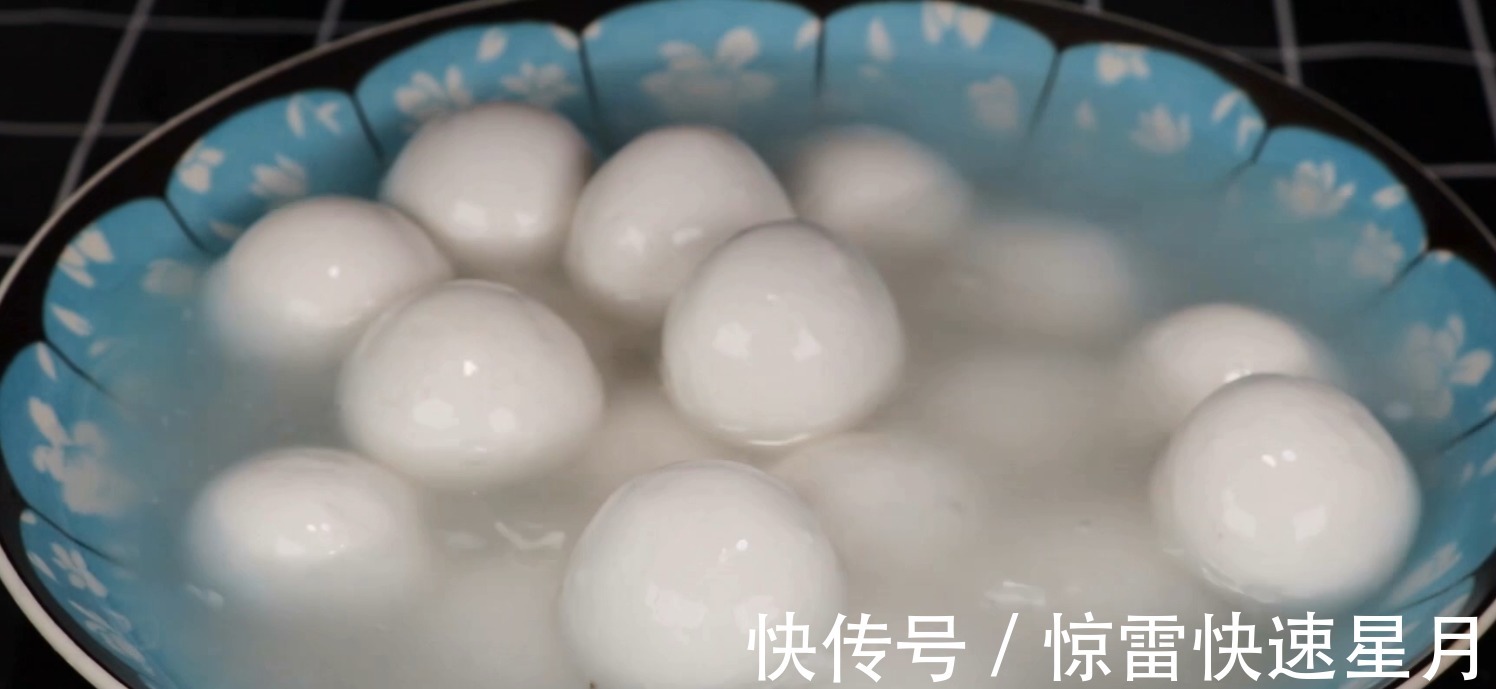 香甜可口|汤圆插上牙签，瞬间变美食，外面都买不到，第一次见这种做法！