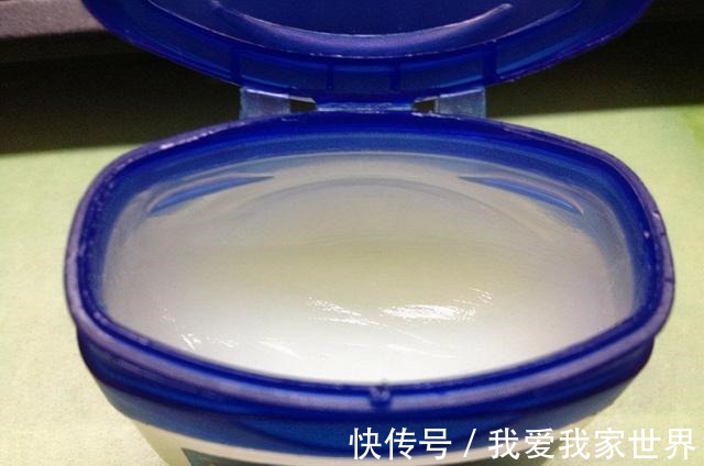 贵妇膏 秋冬季节是护肤黄金期,早晚护理有特点,做好了,皮肤白皙又水嫩!