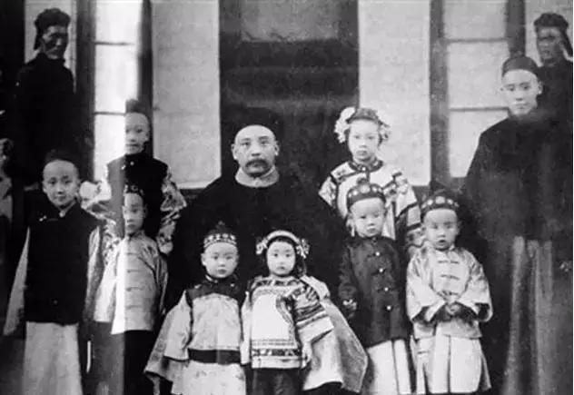 子女|袁世凯三姨太貌美如花，却一生不得宠，多年后子女揭开原因！