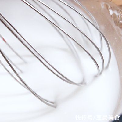 胶质体|夏日美味小吃豌豆凉粉---可以吸溜着吃