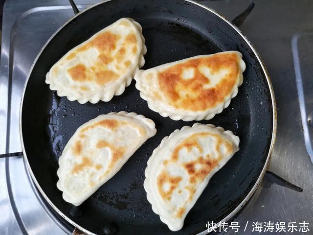 便宜|便宜又家常的韭菜盒子,在家轻松做,咬一口流油,香到邻居来敲门