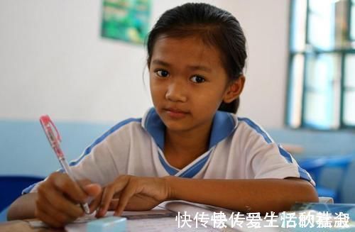 孩子|一年级儿子考了99.5分,回家大哭,妈妈看到扣分题目后忍不住泪目