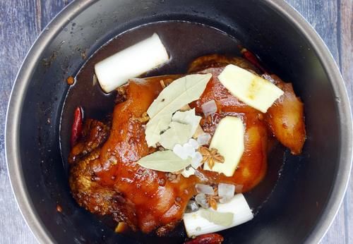 年夜菜谱：酱肘花正宗做法，秘方详细操作简单，醇香筋道没腥味