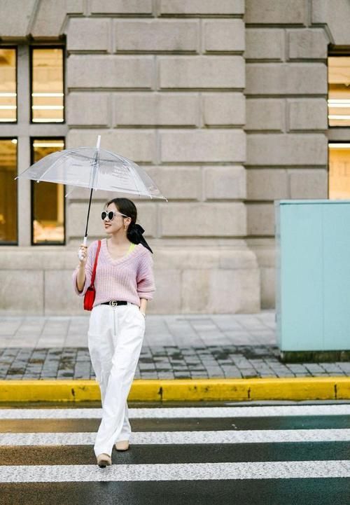 穿搭 见过世面的女人,穿针织衫从不“将就”,这些搭配高级精致又温柔