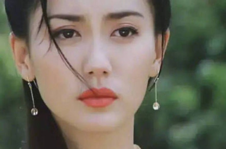 天外飞仙&最美“殷素素”无人超越,如今46岁仍风韵十足,网友:有被迷到