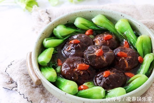 好看|过年了,教你道拿手菜,好吃好看,大鱼大肉都不如它抢手,过瘾