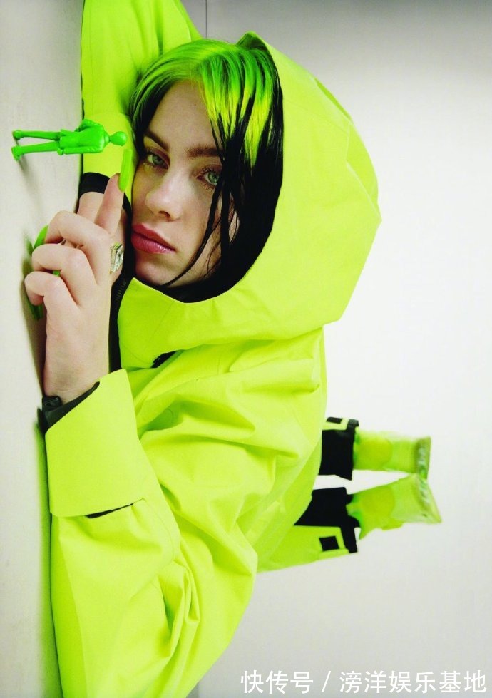 发色|“归国四女”约好换发色?孟美岐新发型超惹眼,程潇漫画脸好抢镜