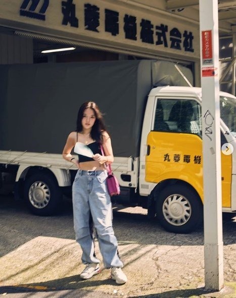 平板|法图麦高调“炫富”,满身名牌自信秀平板身材,一个腕表就要12万