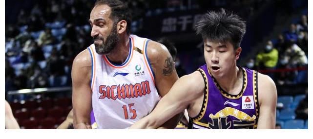 兰兹|北控拒16分逆转险胜四川 兰兹首秀27分韩硕被驱逐哈达迪21中3