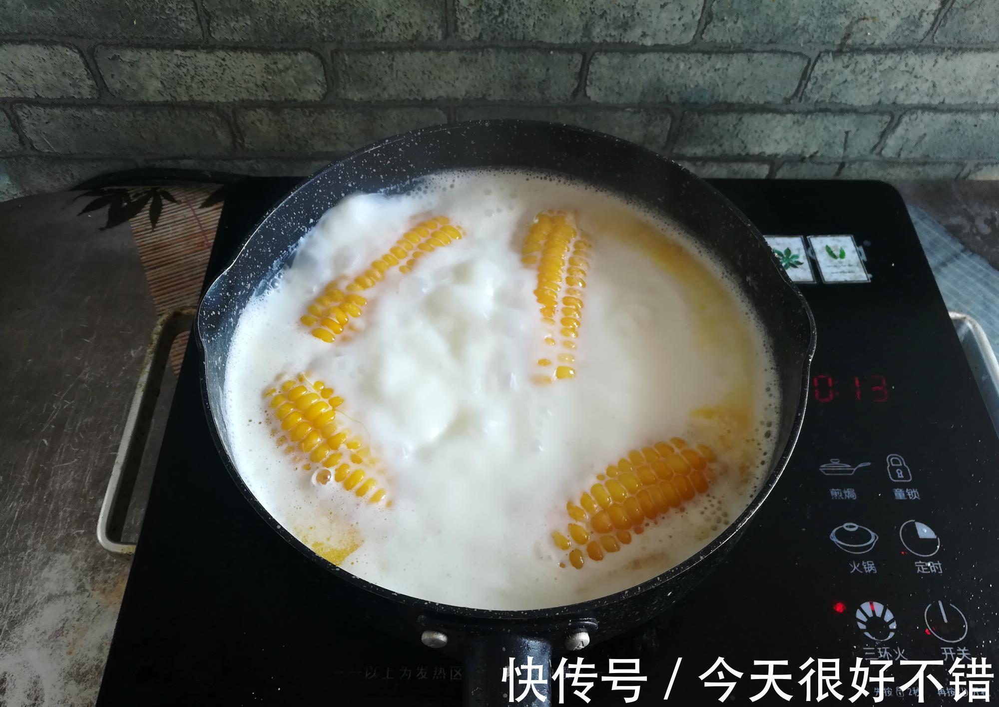 黄油|煮玉米,不要只加清水,多加3样,又香又甜,比买的玉米还好吃
