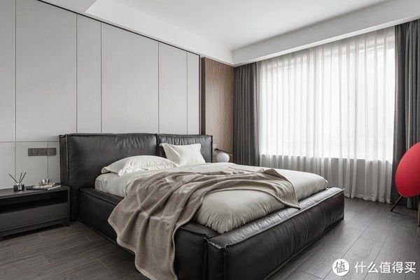 主卧|单身男青年的180㎡之家，全屋简约风，一个人独居，也住出高级感