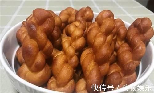 蜂蜜|想吃麻花不用买，自己在家炸，外酥里嫩，香甜有嚼劲，一锅不够吃