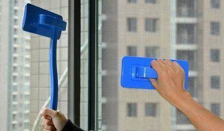 等着我|纱窗清洁很麻烦,其实需要对症下药,轻松把灰尘弄干净,真干净