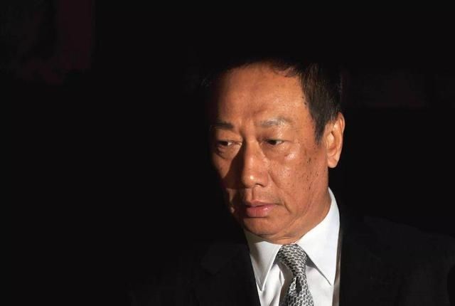 富士康|终于撑不住巨亏超200亿,富士康败走美国、印度郭台铭想回归