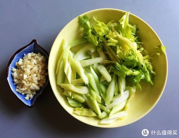 芹菜段|建议:不管有钱没钱,一定要让父母多吃这菜,低脂低卡,对身体好
