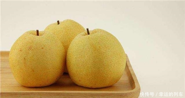 秋天|秋天就要吃雪梨,学会挑选味道香甜,补充营养身体好