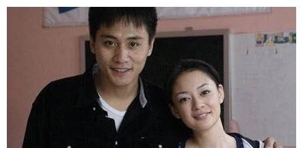 40岁为娶小9岁娇妻，今前妻大红大紫，而他却无人认识