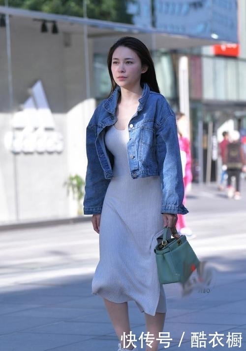  增加|街拍: 楚楚动人的裙子美女, 增加几分娇俏感!