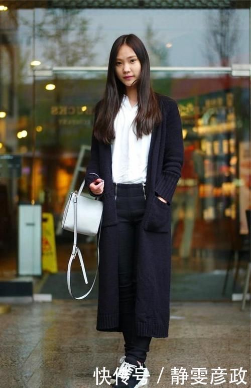 xs码|美女穿一条粉色的百褶裙,穿出青春洋溢的时尚范