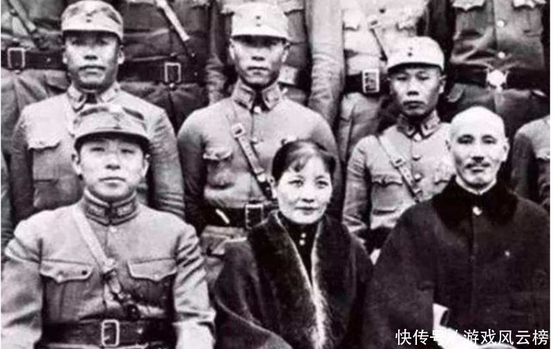 宋美龄|张学良逝世，宋美龄在花圈上写下8个字，这8字暴露两人真实关系