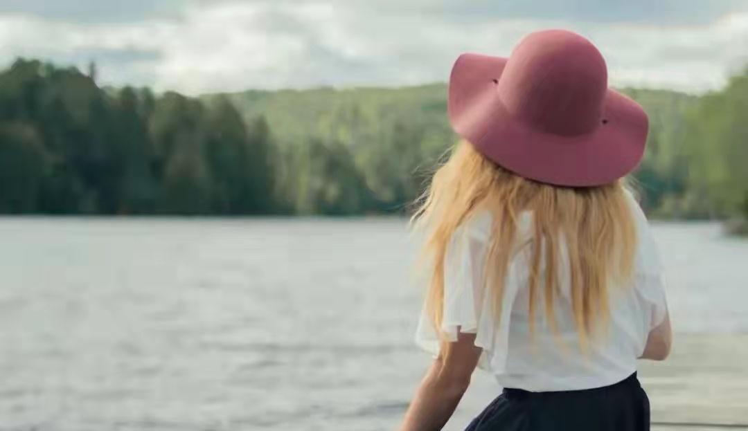 唐诗三百首!深夜忽梦少年事,梦啼妆泪红阑干