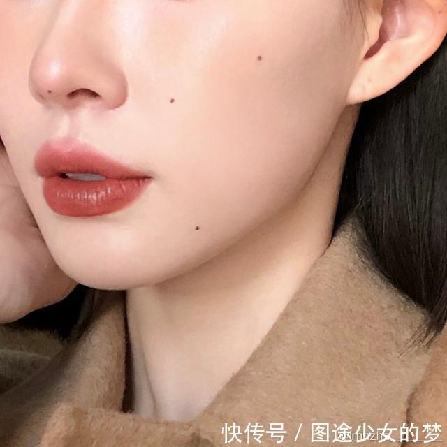 别再只买完美日记了,论显白口红,这4支“天仙色”,个个卖断货