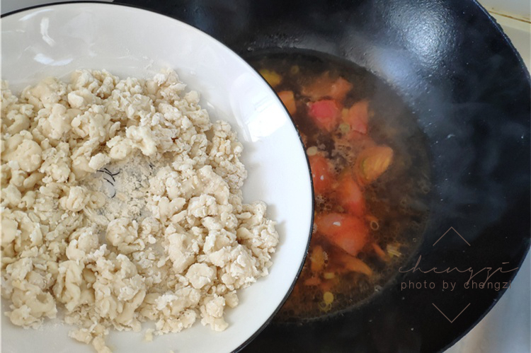 70岁婆婆教做的“疙瘩汤”，火了朋友圈，和面不用水，味道棒极了