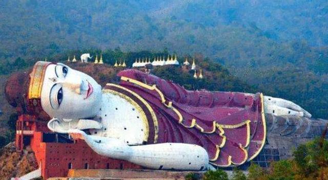 全球最大卧佛,躺在树木浓密的山上,香火旺盛游客却不敢靠近!