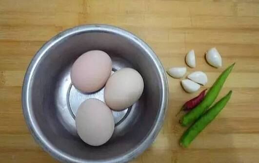 蒸鱼豉油|鸡蛋不用炒着吃,这样做简单好吃,营养丰富