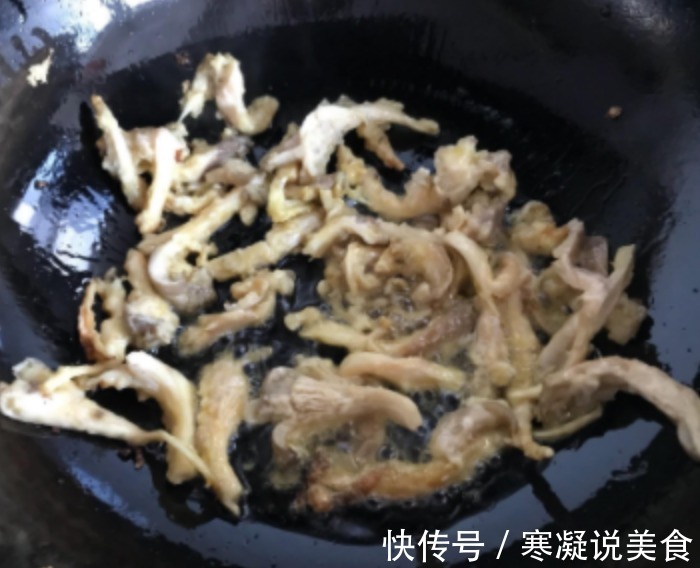 秋冬季节，桌上有了此菜，开胃又下饭，次次光盘，孩子天天缠着要