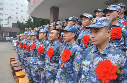 直招士官|高考成绩不理想，又想大学毕业包分配很多人选择读这样的大学