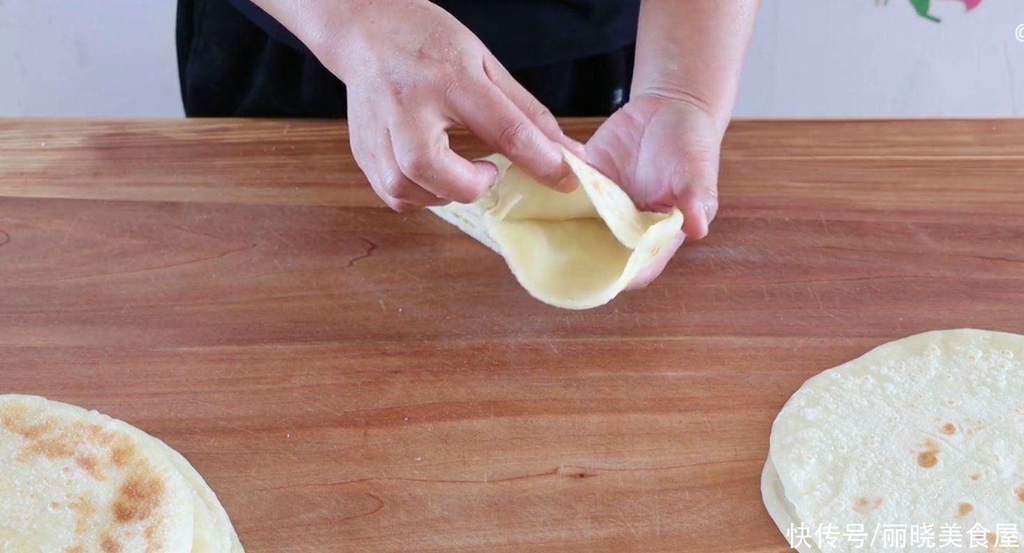 学会这个和面配方:做出家常饼,口袋饼,春饼,个个柔软好吃