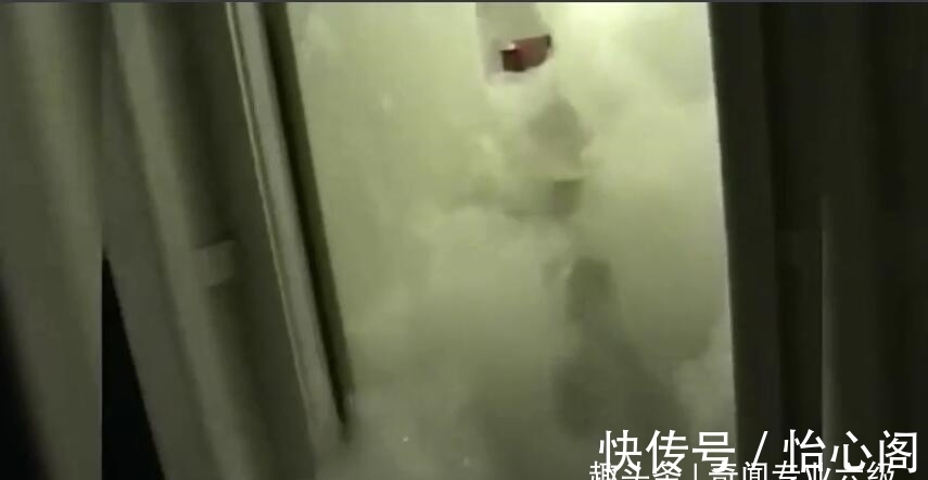 孩子|女儿在浴室洗澡50分钟没出来,妈妈进去查看,直接情绪失控