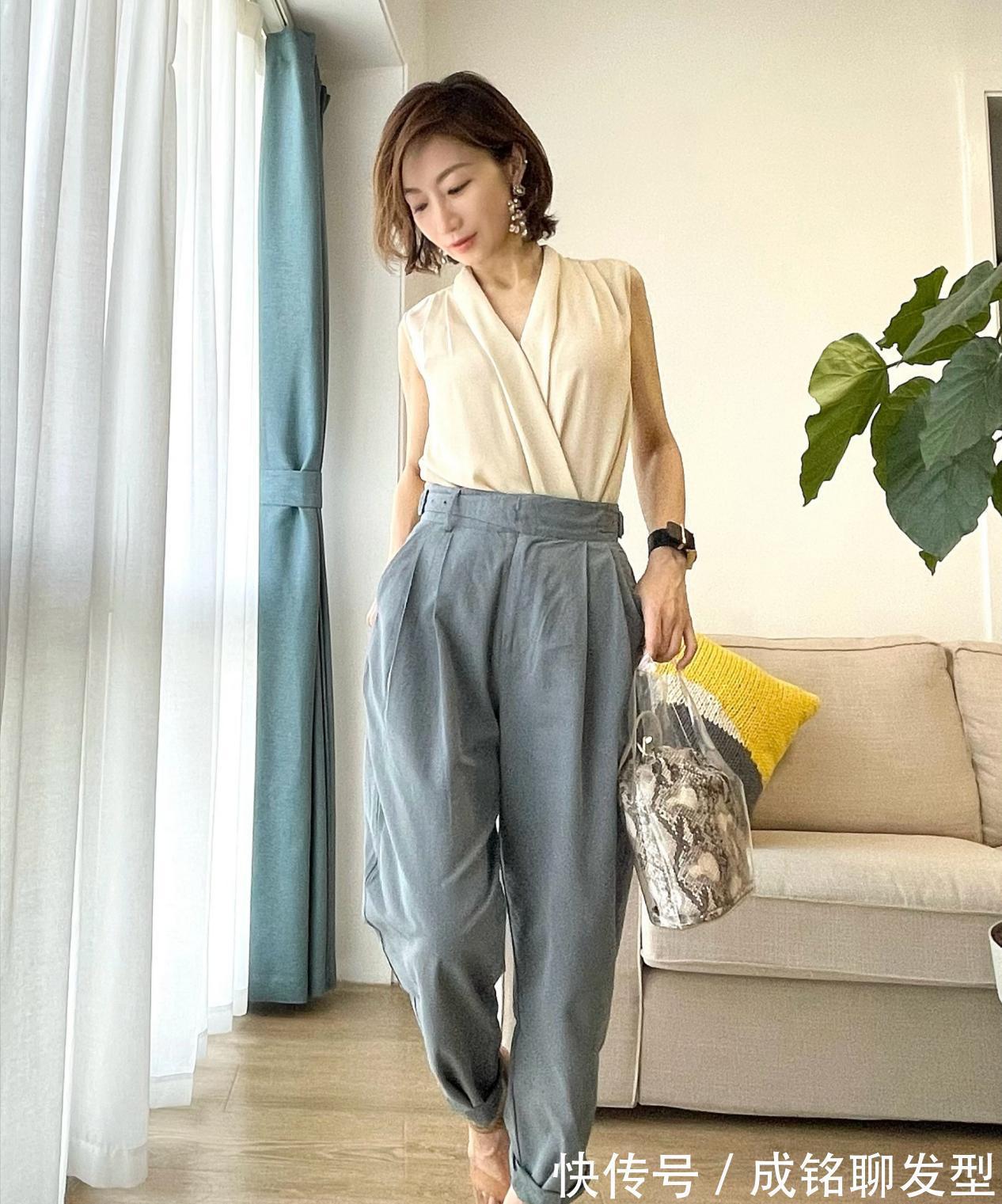 t恤|时尚圈中40岁女人这样穿,用简单的单品穿出减龄感,时髦又显气质