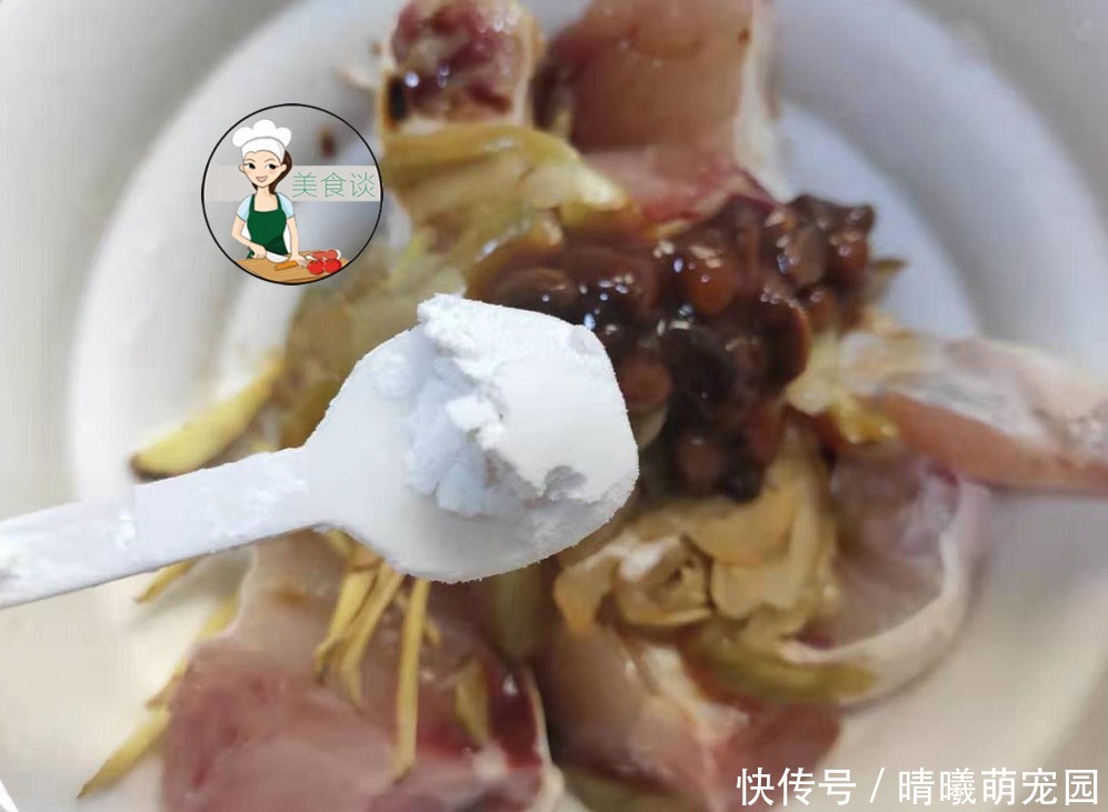 上桌|此菜蒸一蒸,8分钟上桌,又香又下饭,营养好吃不上火,家人爱吃