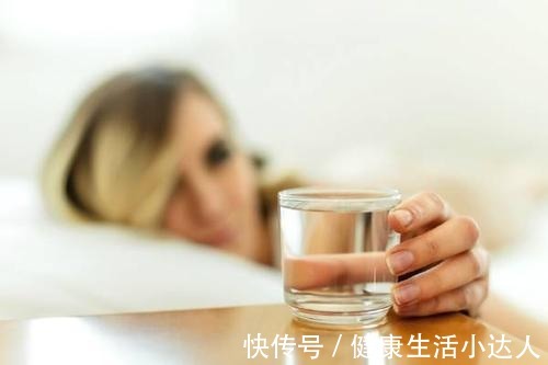 2型糖尿病|5种不甜的食物，吃了却让血糖飙升，常有4个感受，抓紧控糖