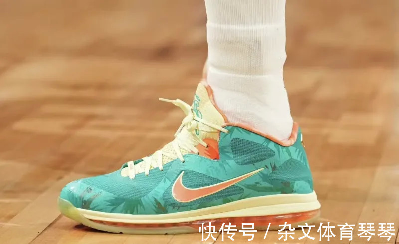 阿迪 东方力量闪耀全明星!老詹换了三双鞋,阿迪太惨,UA是最大赢家?