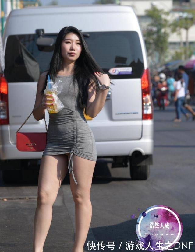 休闲装 灰色套裙休闲装，穿出魅力不怕微胖，配高跟鞋提升气质！