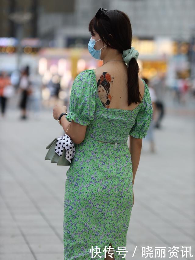 阿姨的“碎花裙”，绿的非同一般，普通女孩难以驾驭！