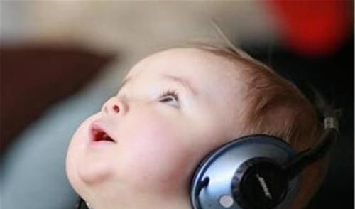 微笑|孩子智力发育情况,1岁内就有迹可循,有这3种表现多半是高智商