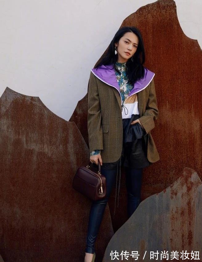 大衣 姚晨真懂“极简穿搭”,一身黑色简约又高级,配黄色帽子好洋气