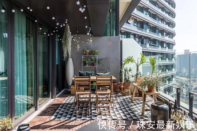 瓷砖|越来越多人阳台不铺瓷砖,现在用它来“代替”,太高明了