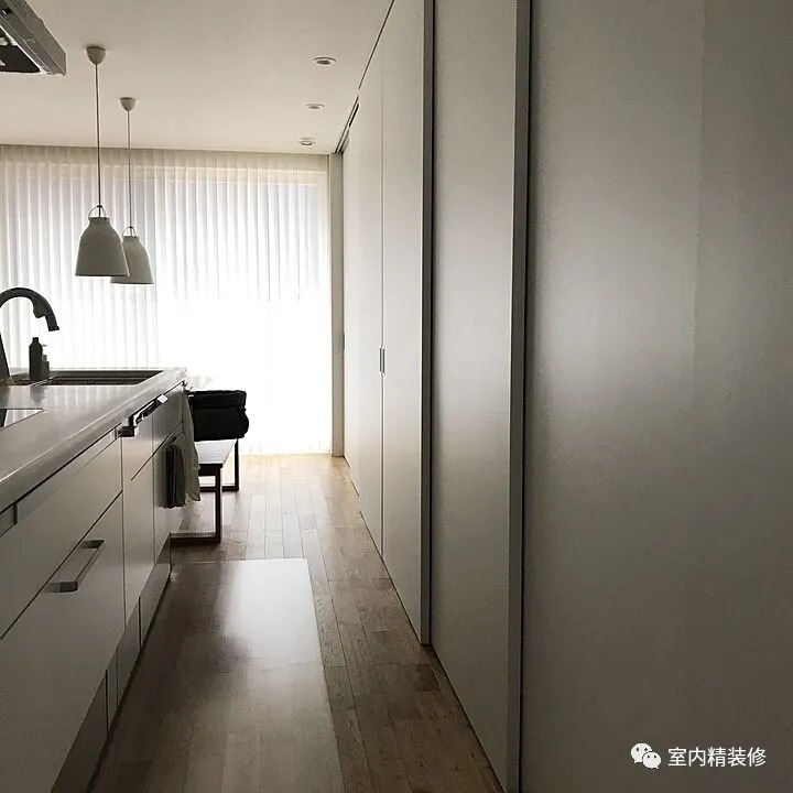 壁柜|为何越来越多厨房不装吊柜了?头次见这种设计,真想回家拆了重装