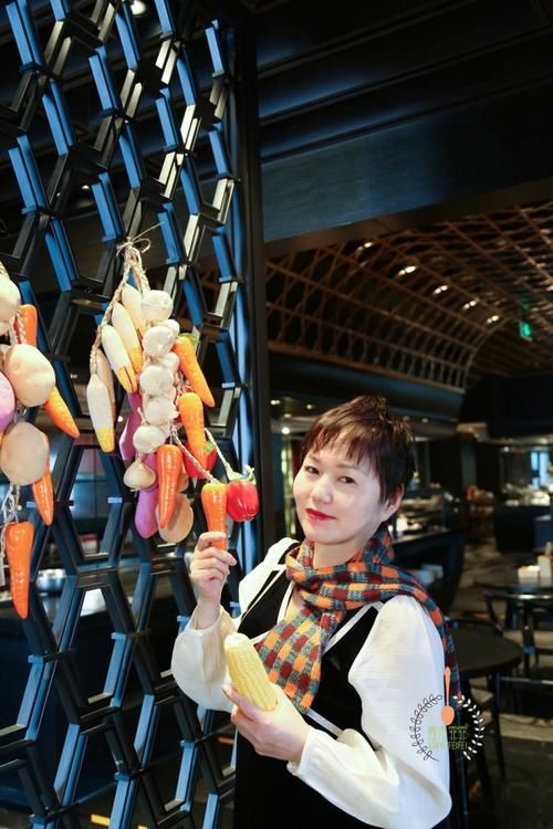  房子|北京老年人生活，退休金8000，住十万房子，去五星级酒店吃自助餐