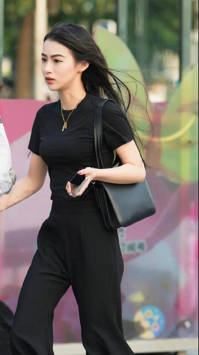 小姐姐|谁说一身黑不好看这个小姐姐气质不好吗不性感吗